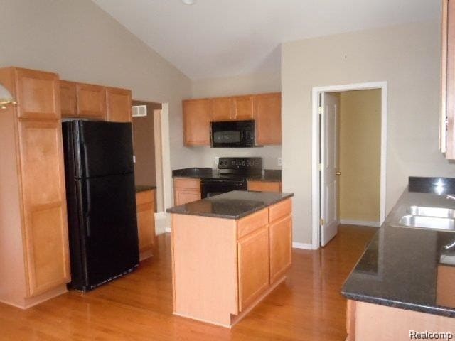 Building Photo - 45861 Dutton Ave