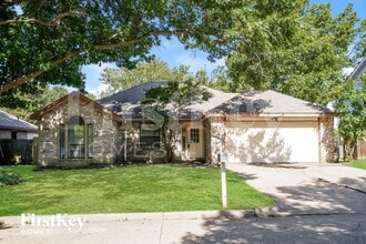 Building Photo - 4742 Cornflower Dr