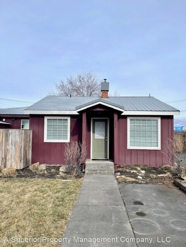 Primary Photo - 2 br, 1 bath House - 224 SE Scott Street