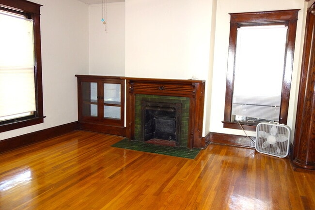 Building Photo - 3801 Bell St