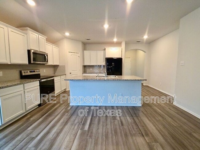 Building Photo - 1828 T H Johnson Dr