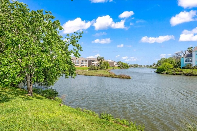 Foto del edificio - 3220 69th St