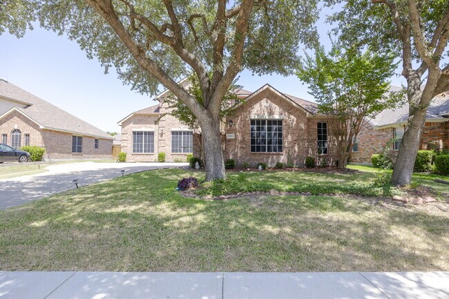 Foto del edificio - Spacious 4-Bedroom Home with Large Backyard in Rowlett