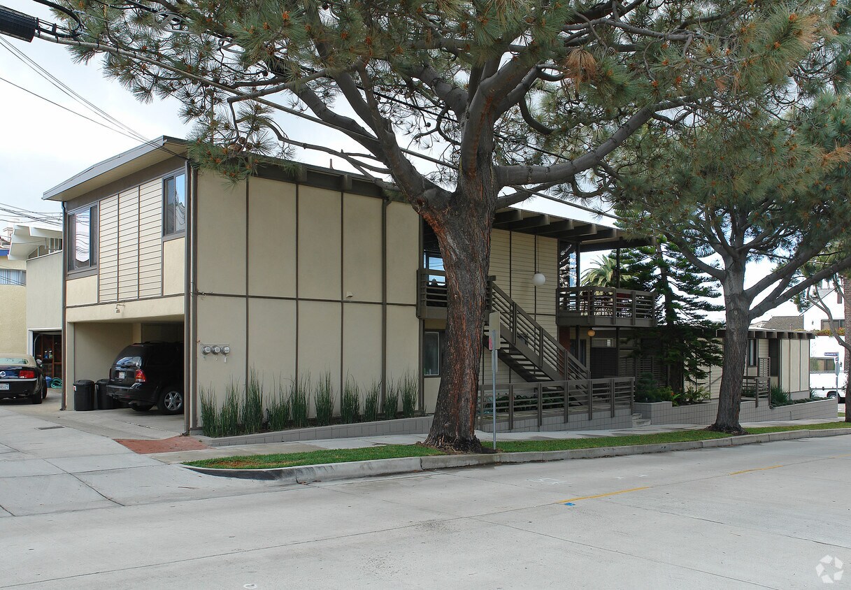 Foto del edificio - 3301-3311 Seaview Ave