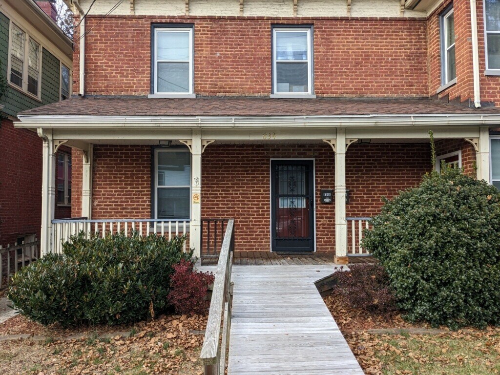 834 N Augusta St Unit 834B, Staunton, VA 24401 Apartments in Staunton