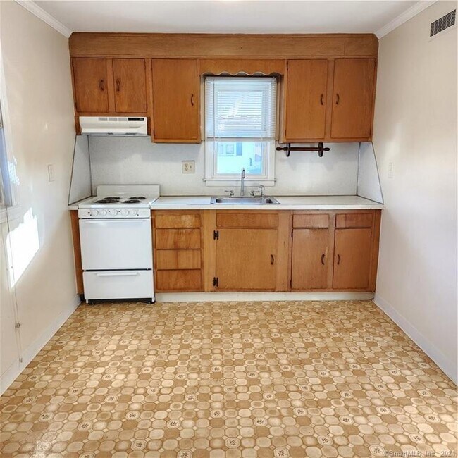 49 Jacobs Rd, Berlin, CT 06037 Room for Rent in Berlin, CT