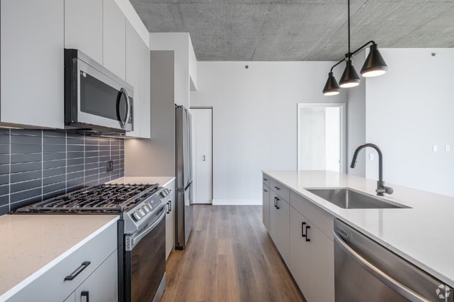 Photo - 1137 W Carroll Ave Apartment