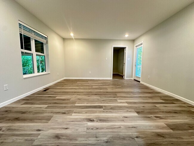 Foto del edificio - Home for rent in Springville