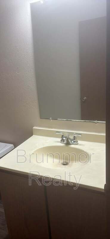Foto del edificio - 305 Waters Edge Dr