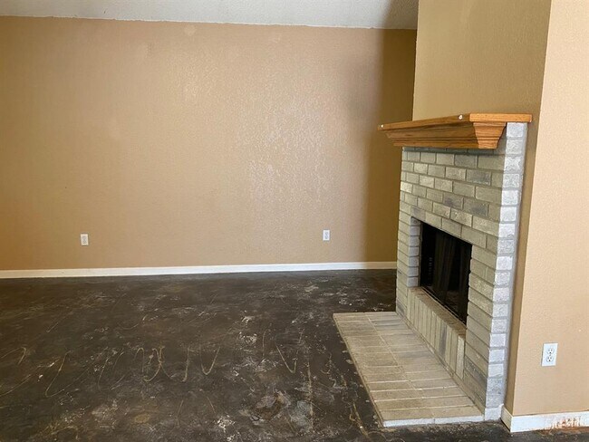 Building Photo - 2153 Redwing Way
