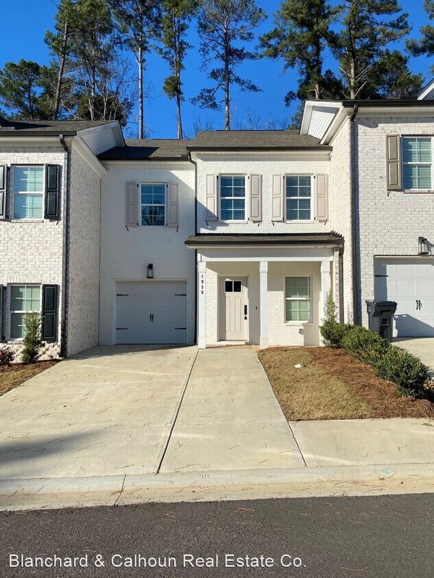 3 br, 2.5 bath House 1958 Avenel Place House Rental in Martinez, GA