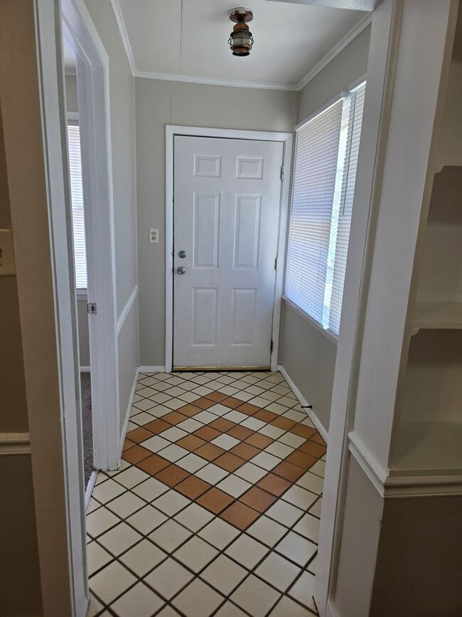 Building Photo - 2-Bedroom, 1-Bathroom Home with Basement – $1,050/Month - Accepting Section 8
