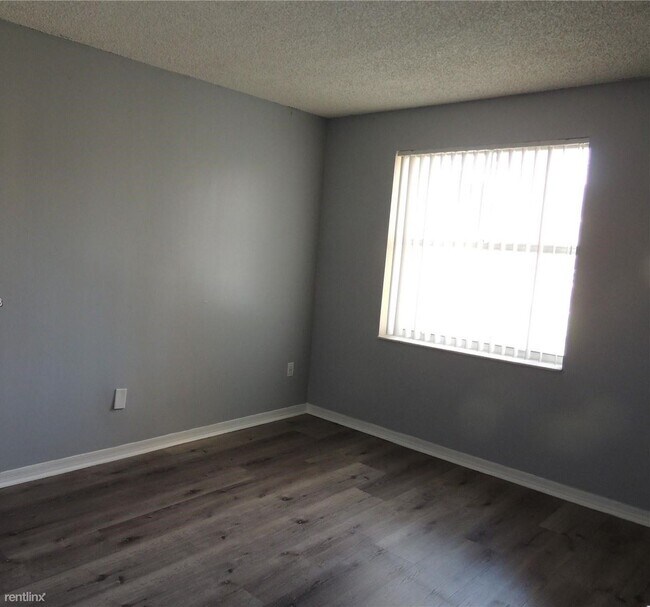 Foto del edificio - 2 br, 2 bath Condo - 9640 NW 2nd St # 5-114