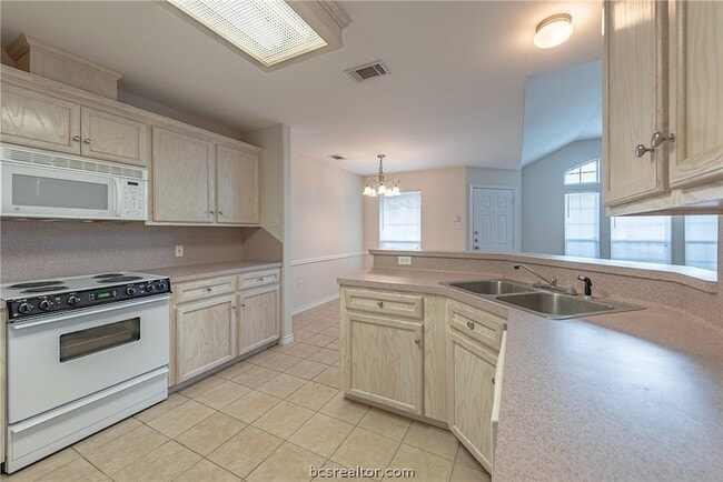 Building Photo - 1004 Crepe Myrtle Ct
