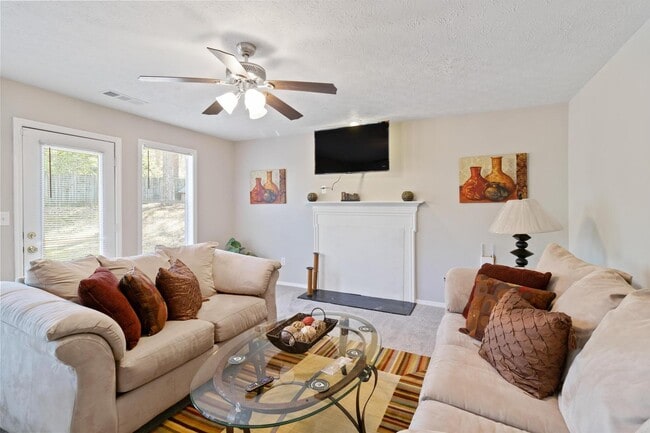 Building Photo - Spacious Lithonia Gem in a Quiet Community