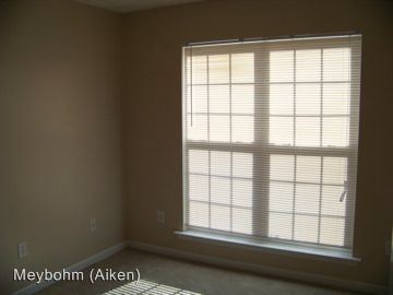 Building Photo - 175 Sandlewood Way
