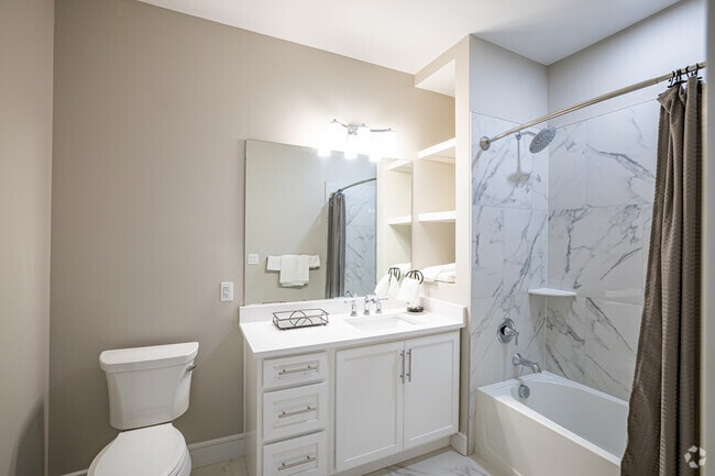 2BR, 2BA - 1,797SF - Bathroom - Westfield Crossing