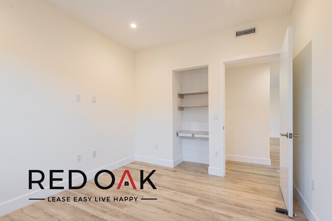 Foto del edificio - Incredible, Spacious Three Bedroom with a ...