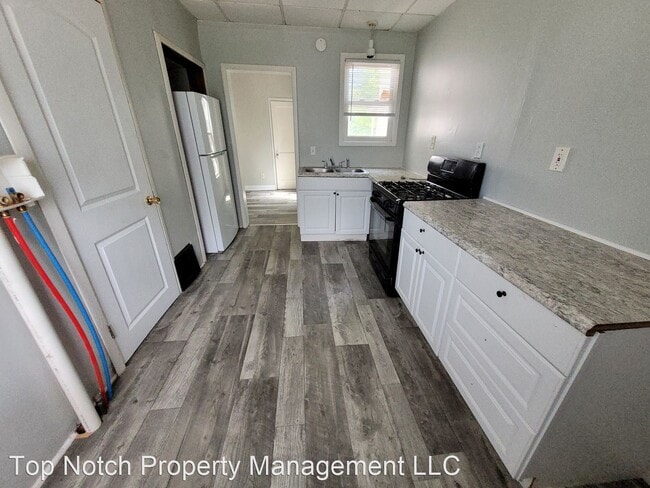 Building Photo - 3 br, 1 bath House - 2424 5th Avenue