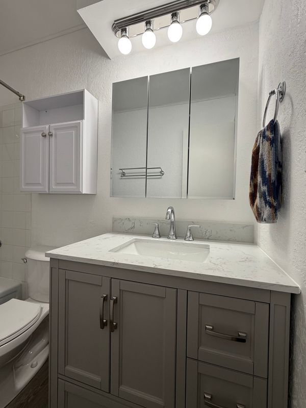 Foto del edificio - 12836 W 67th St