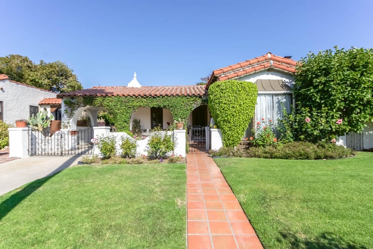 Foto principal - Beautiful Spanish Home In Prestigious Reyn...