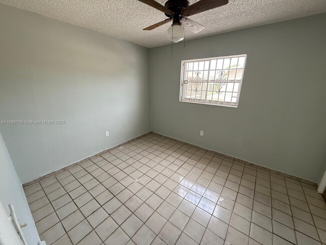 Building Photo - 1281 W 29th St