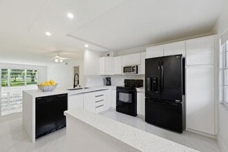 Building Photo - 2202 Lucaya Bnd