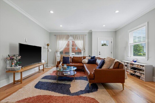 Foto del edificio - 111 Gainsborg Ave E