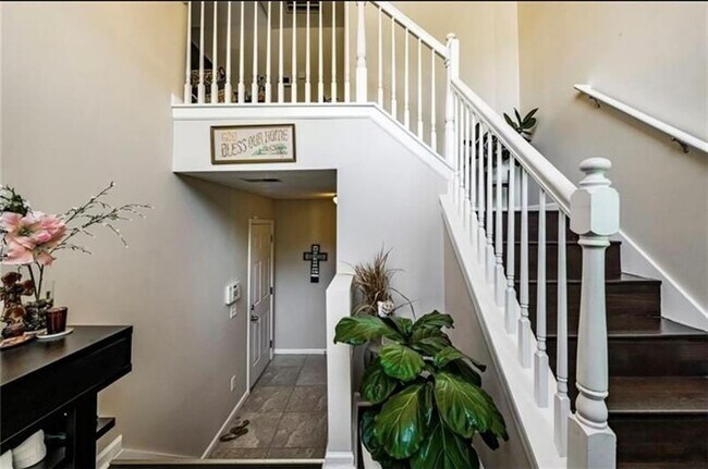 Building Photo - 2807 Crest Ridge Way SW