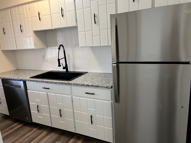 Primary Photo - 11433 W 61st Pl