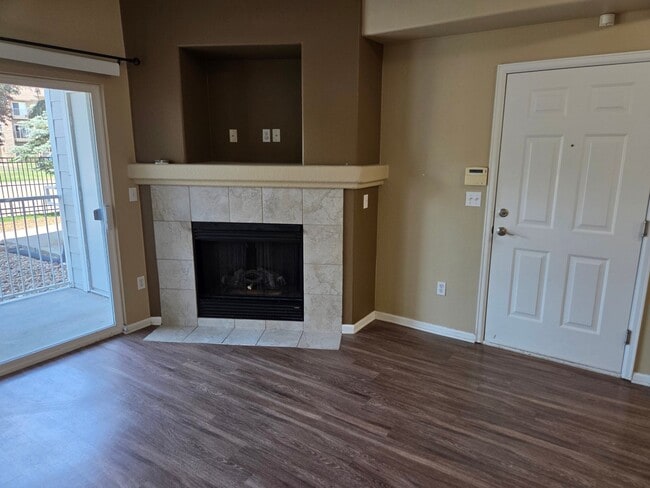 Building Photo - 15700 E Jamison Dr