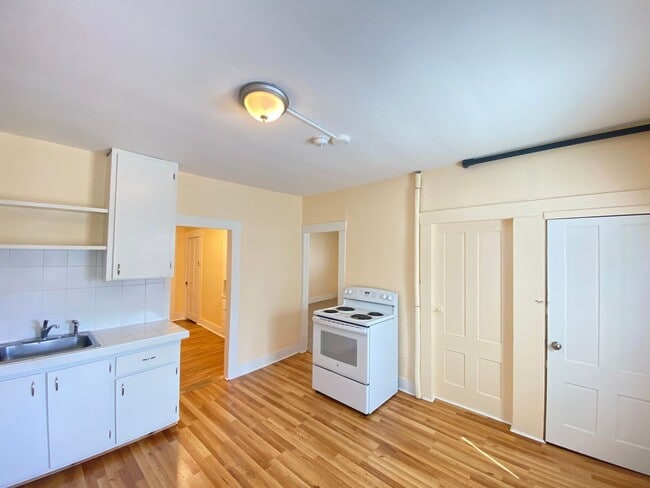 Building Photo - 26 High St