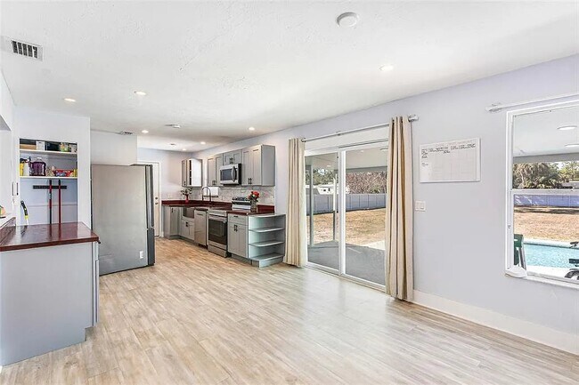 Foto del edificio - 323 Greenwood Ave