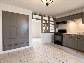 Building Photo - 413 Ewalt Ave