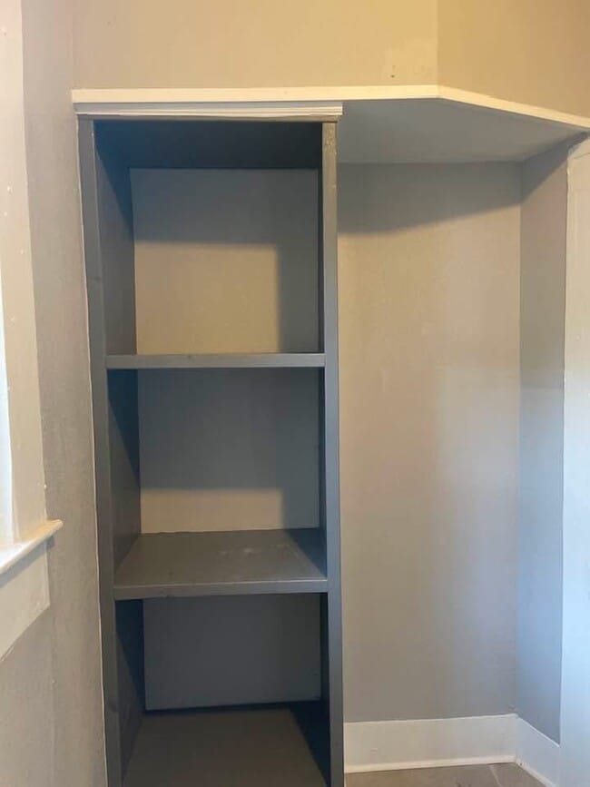 Foto del edificio - 201 E 3rd St