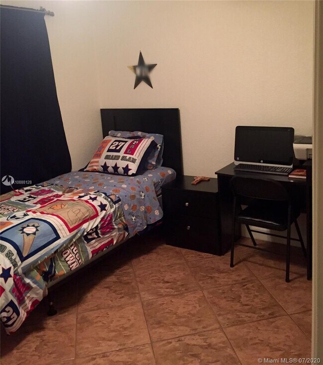 Foto del edificio - 14851 SW 104th St