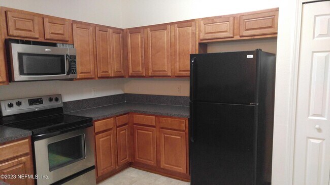 Foto del edificio - 3670 Kirkpatrick Cir