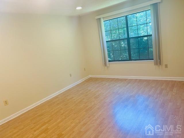 Building Photo - 303 Hampshire Ct