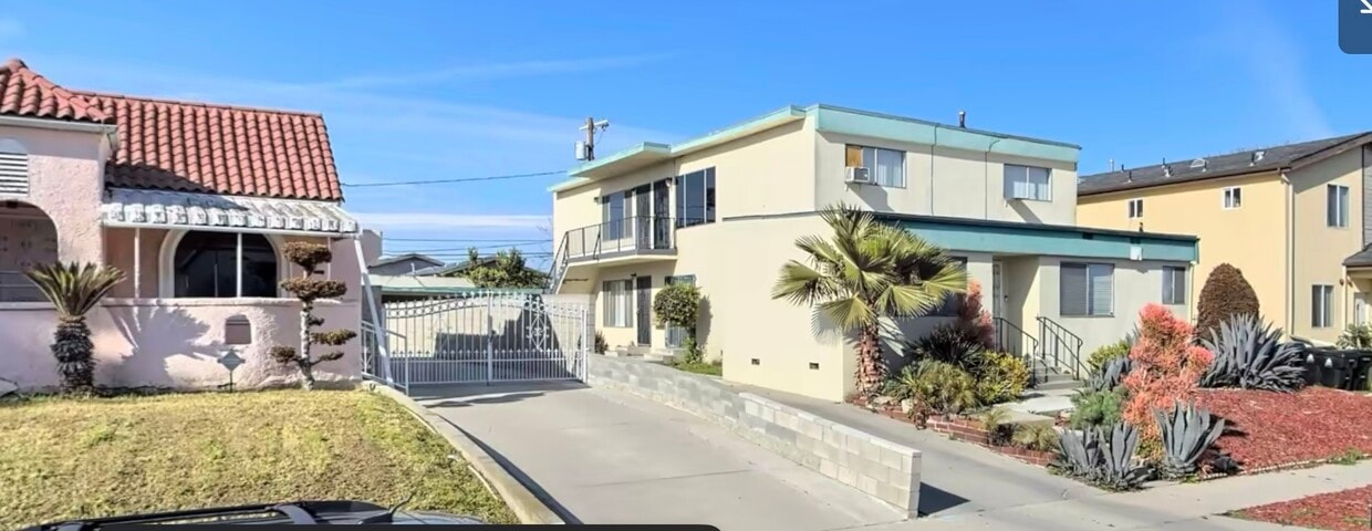 Foto principal - 1443 W 81st St