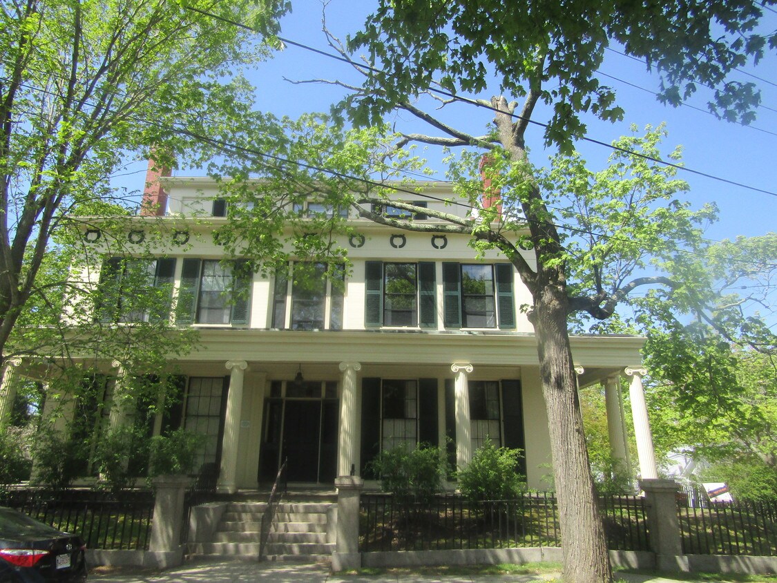 44 William St, Fairhaven, MA 02719 Apartments in Fairhaven, MA