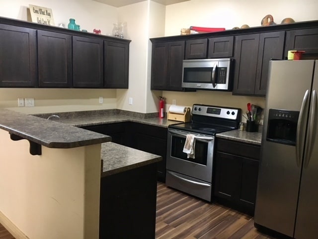 Building Photo - 4-Bedroom Herriman Townhome w/2-car Garage