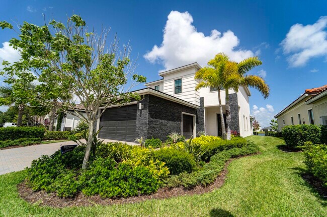 Building Photo - 537 SE Fascino Cir