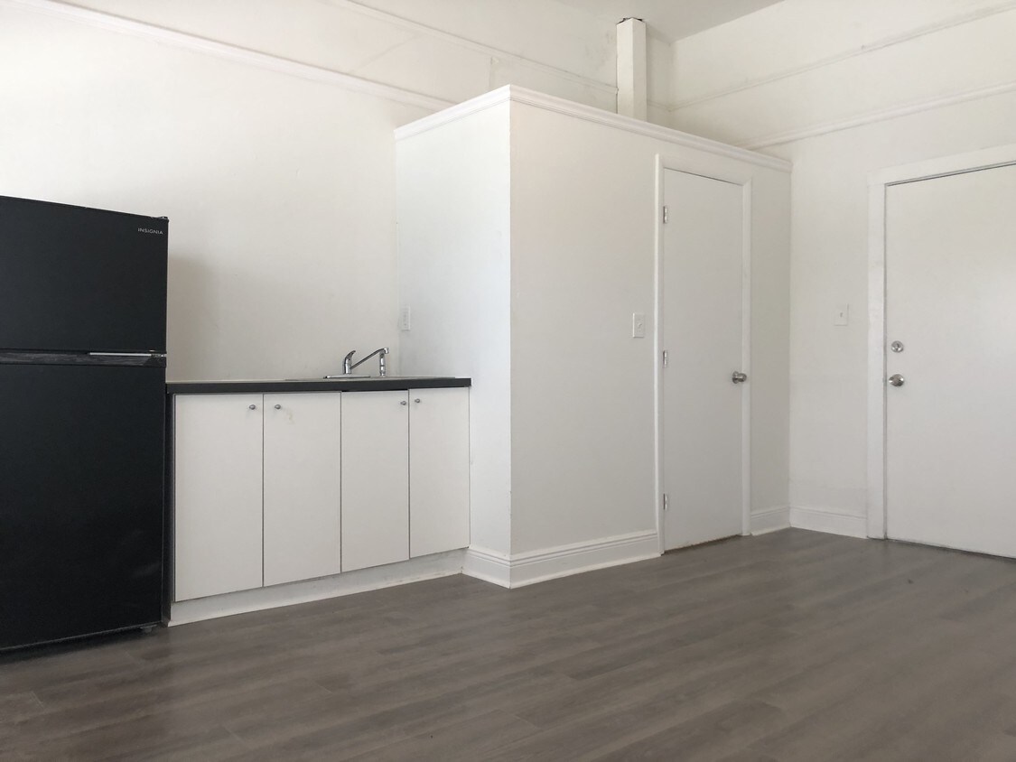 Foto principal - 813 E 7th Ave