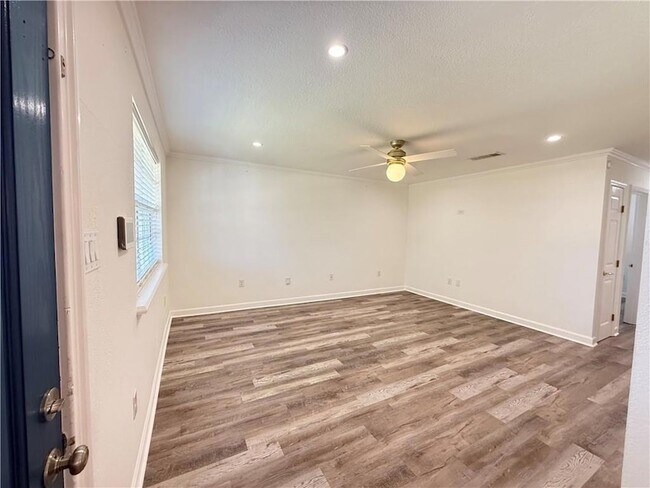 Foto del edificio - 3324 Davidson Pl