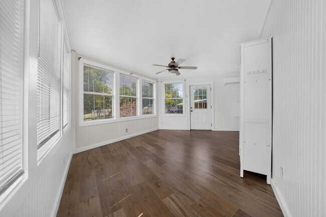 Building Photo - 9303 Redfish Dr