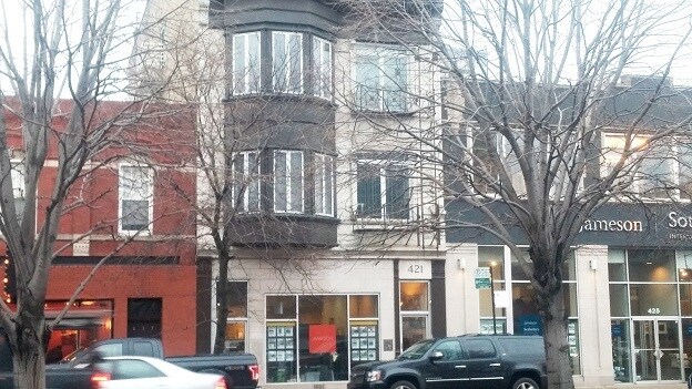 Edificio - 421 W North Ave