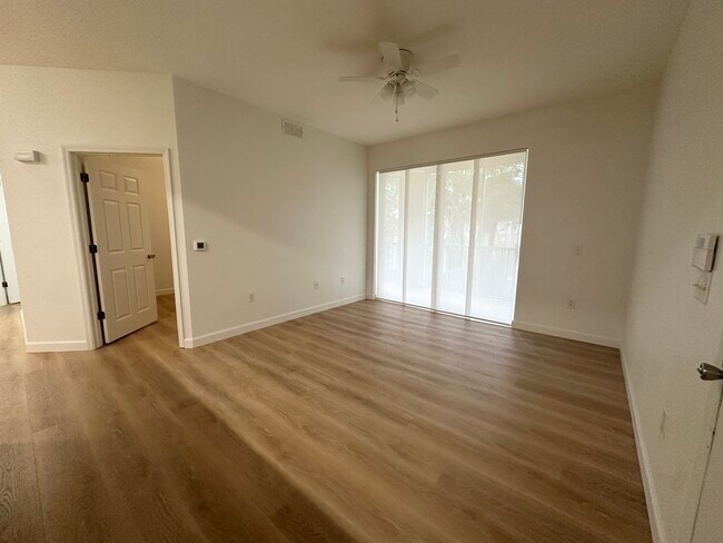 Living area - 9055 Colby Dr