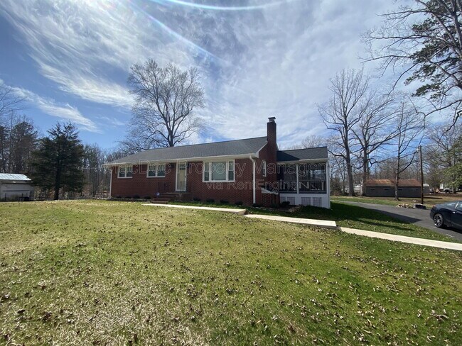 Foto del edificio - 15101 Spotswood Furnace Rd