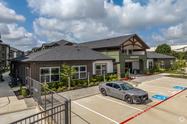 Leasing Office - Saxon Pond Flats
