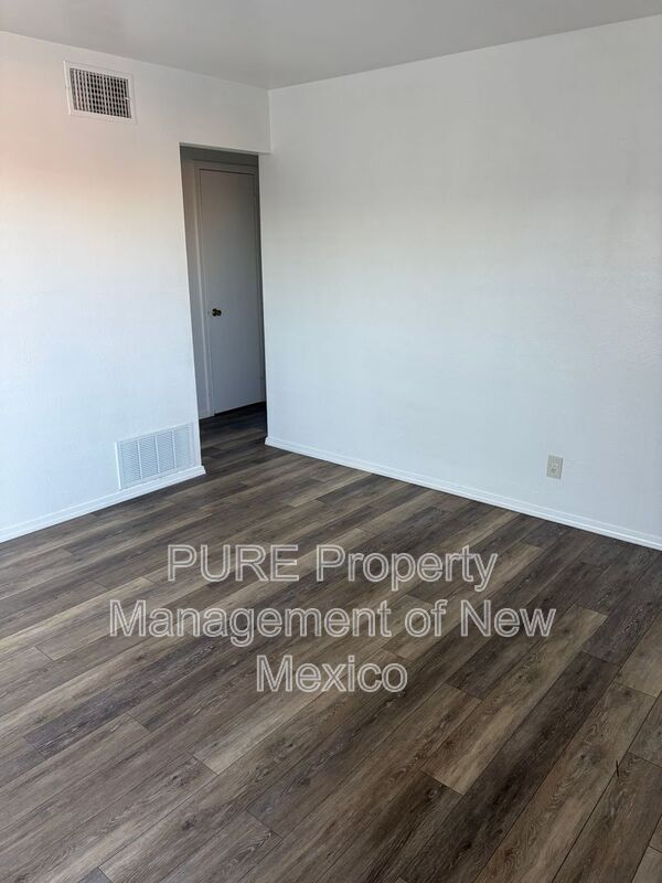 Building Photo - 2714 Eubank Blvd NE
